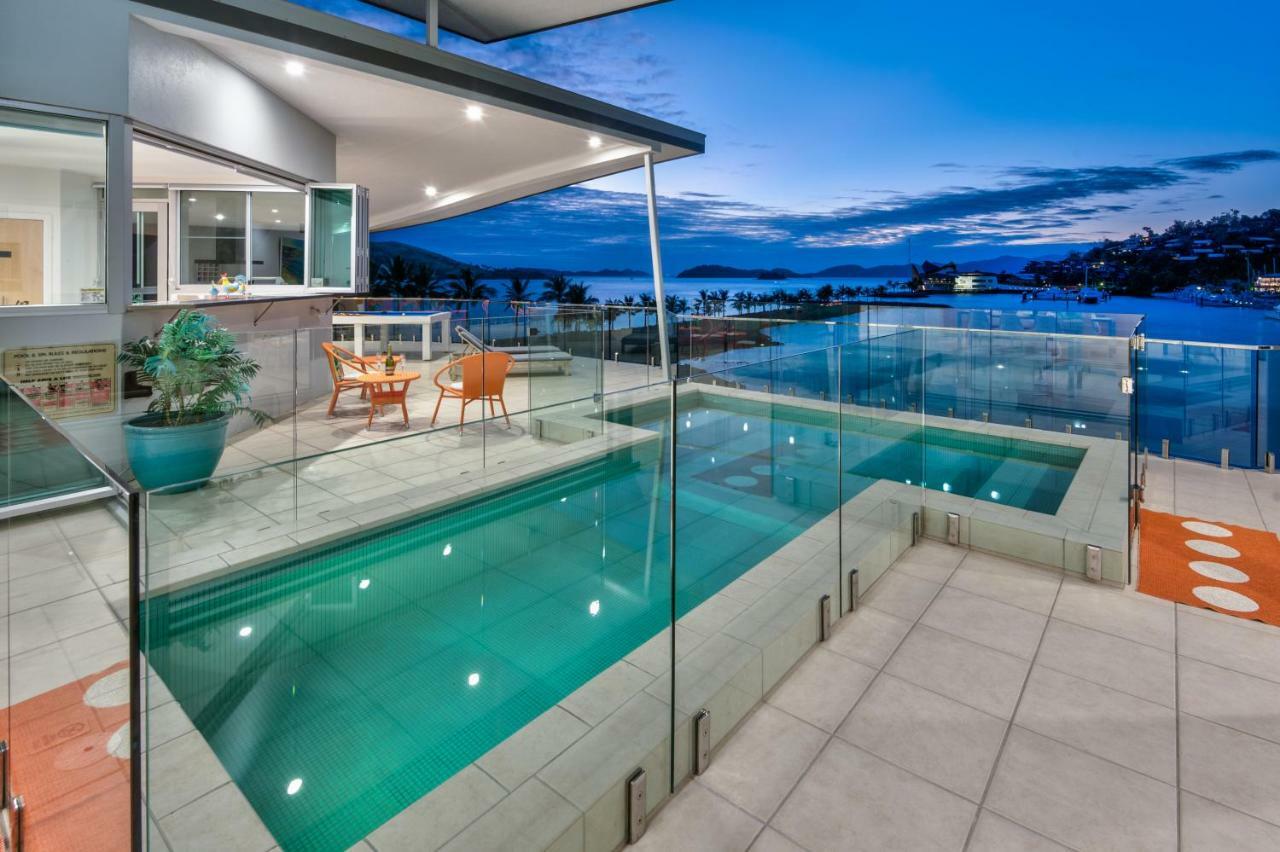 Pavillions Penthouse 25 - Luxury Waterfront Apartment With Private Roof Top Pool And Buggy Hamilton Island Exterior photo