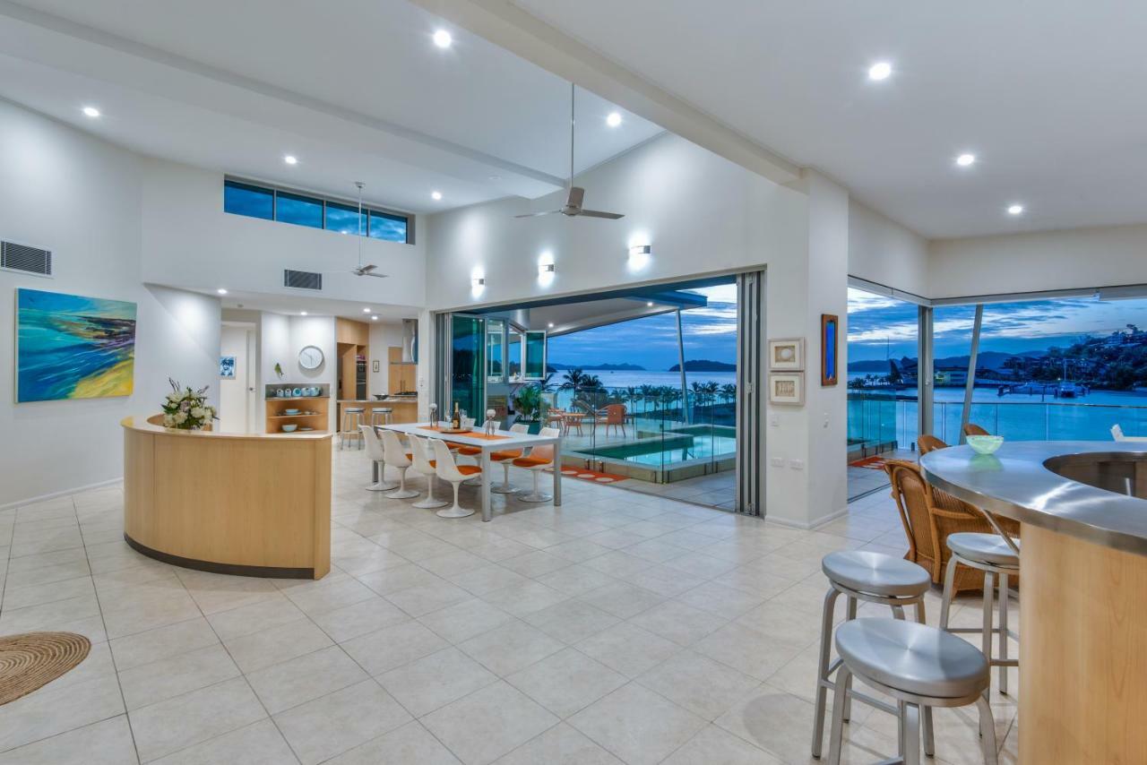 Pavillions Penthouse 25 - Luxury Waterfront Apartment With Private Roof Top Pool And Buggy Hamilton Island Exterior photo